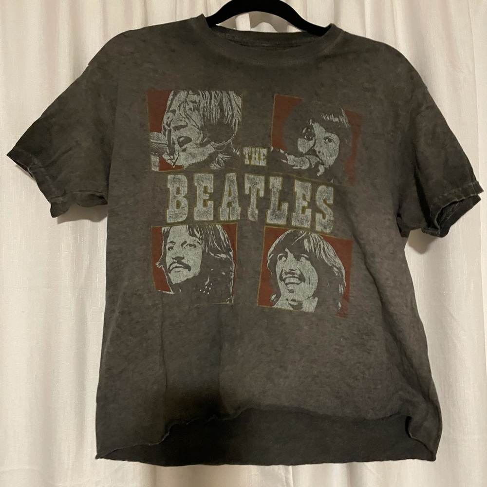 grey band t-shirt